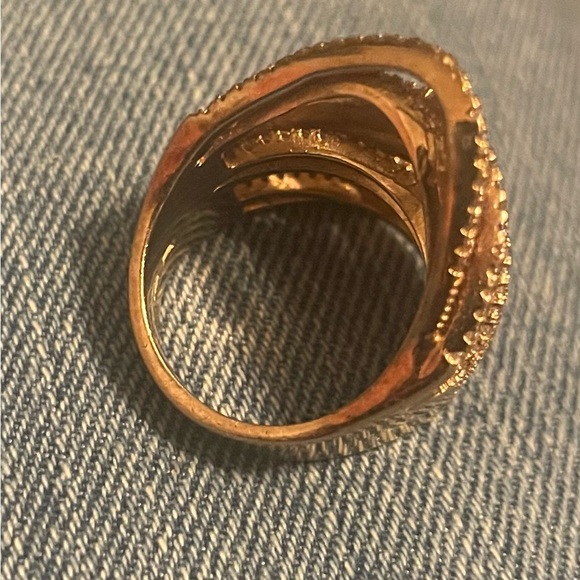 Diamond Gold and Silver Women's Ring 18k gold plated.5 rows. 6 1/2 - Picture 11 of 11